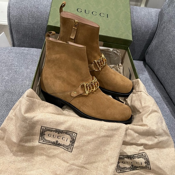 NEW in box. Gucci brown suede boots - Picture 3 of 16